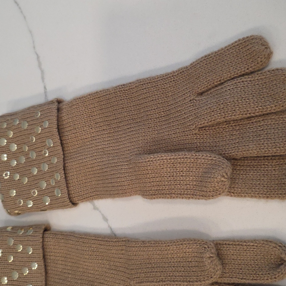 Like New Michael Kors Gloves - Picture 6 of 7